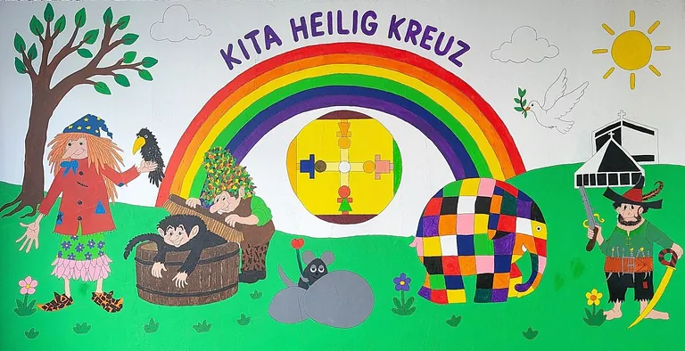 Farbenfrohes Wandbild mit einer Regenbogenlandschaft, spielerischen Figuren und Tieren. 