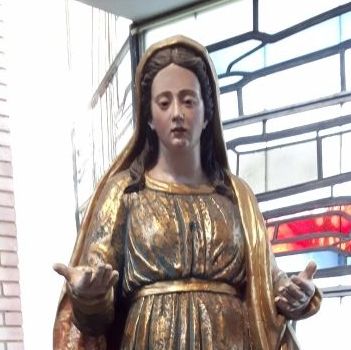 Maria Statue