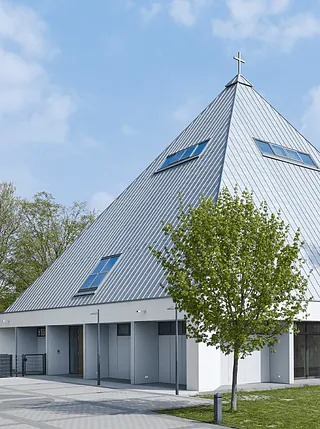 Kath. Kirche Heilig Kreuz in Frankfurt, Bergen-Enkheim